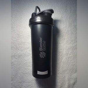 BlenderBottle Classic V2 28 oz Black